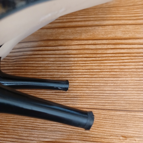 J. Renee High Heel Shoes. - Picture 9 of 10